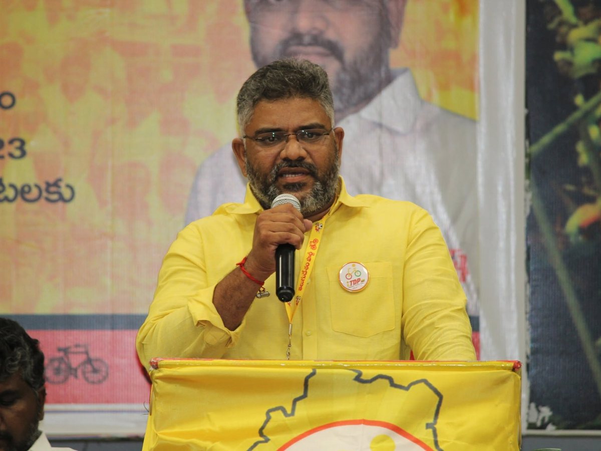 Talikota Hari Krishna addressing an iTDP Telangana party meeting