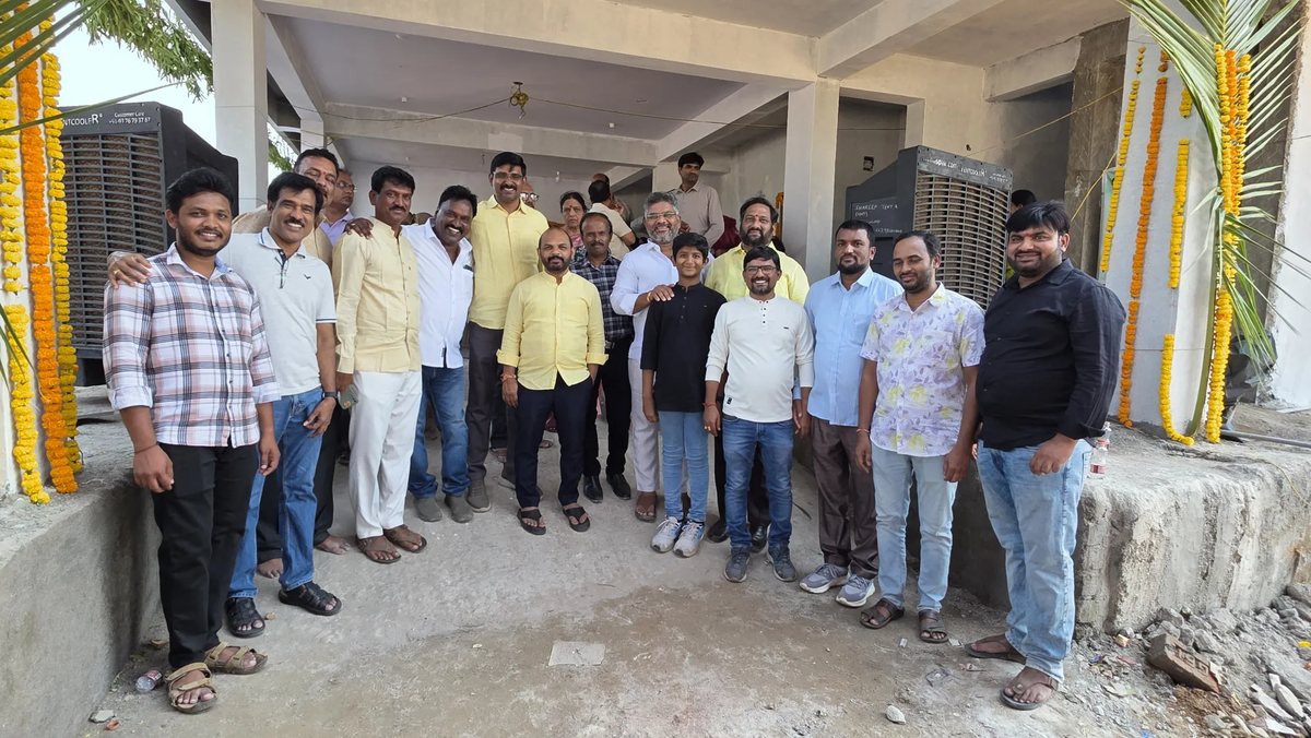 Talikota Hari Krishna with party colleagues and supporters